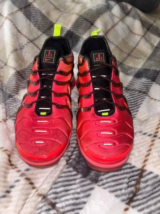 The Nike Air VaporMax Plus Flight Pack black and pink